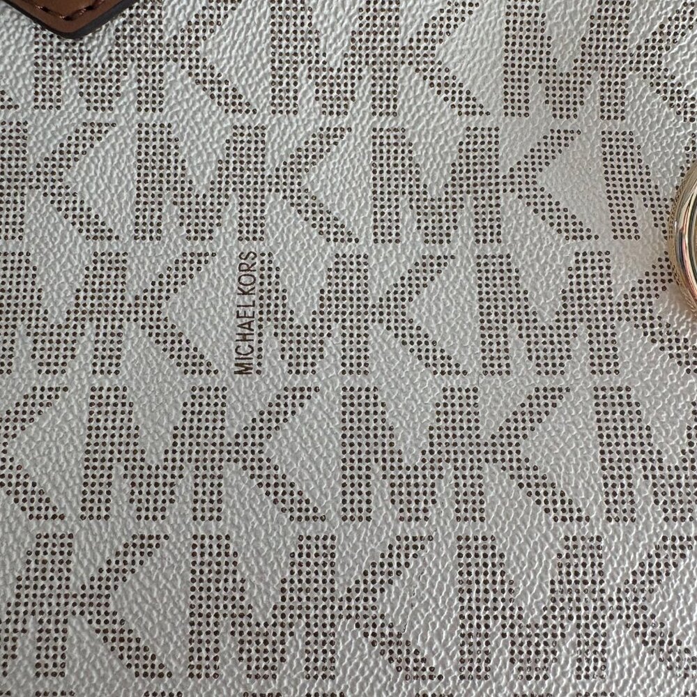 Michael Kors Logo Cream & Brown Canvas & Leather Tote Bag With Detachable Strap - Picture 13 of 16